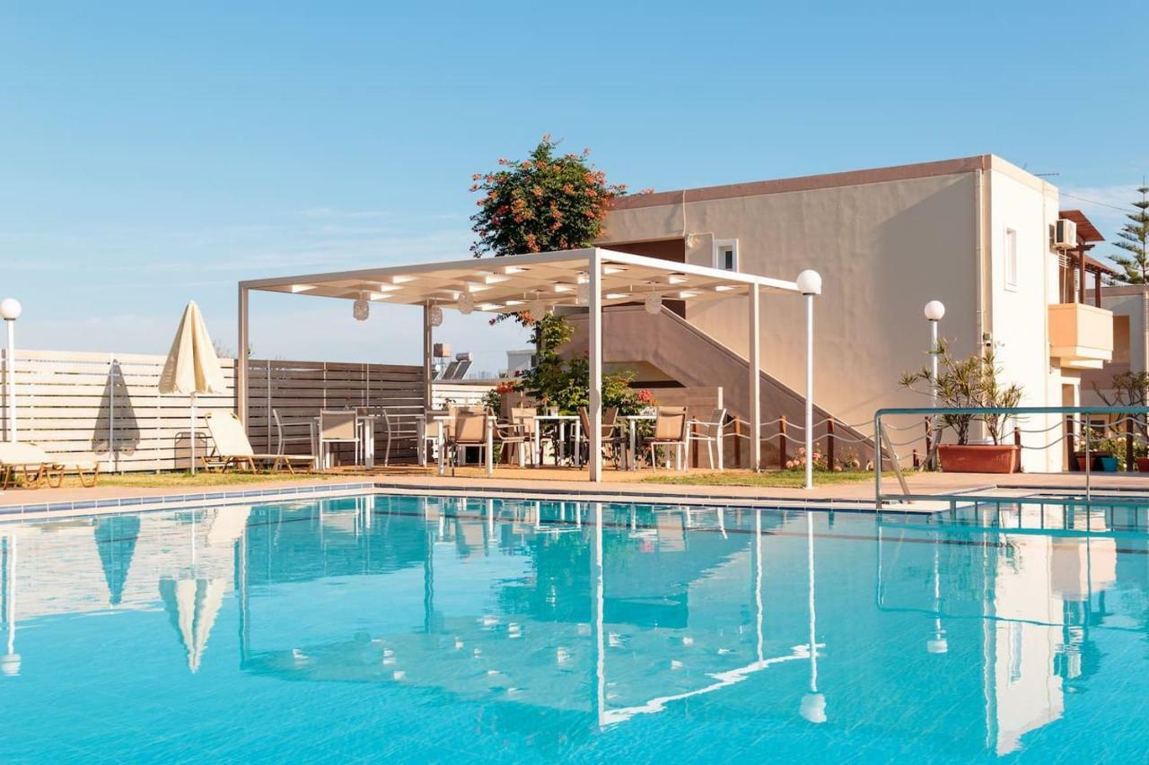 Charming And Comfy House Apartment Agia Marina Екстериор снимка