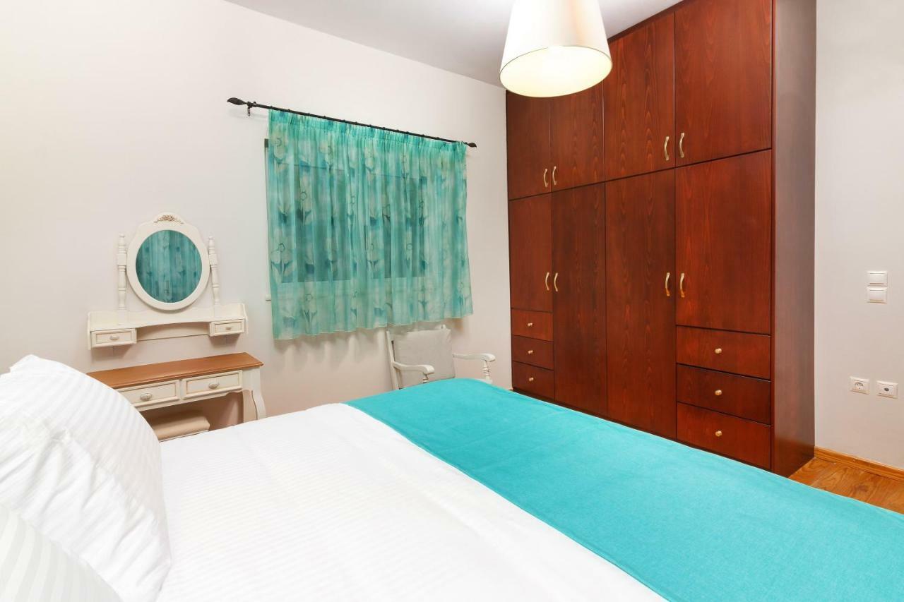 Charming And Comfy House Apartment Agia Marina Екстериор снимка