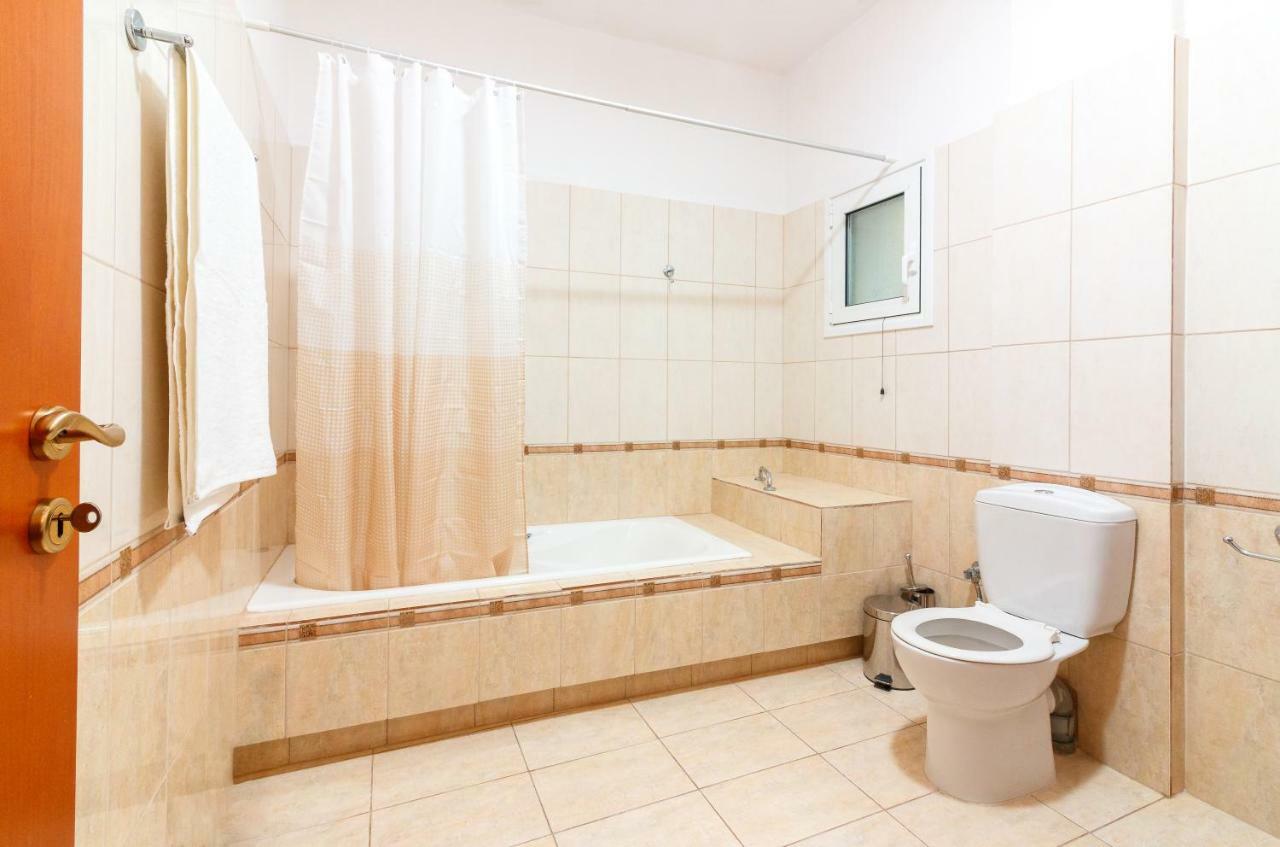 Charming And Comfy House Apartment Agia Marina Екстериор снимка