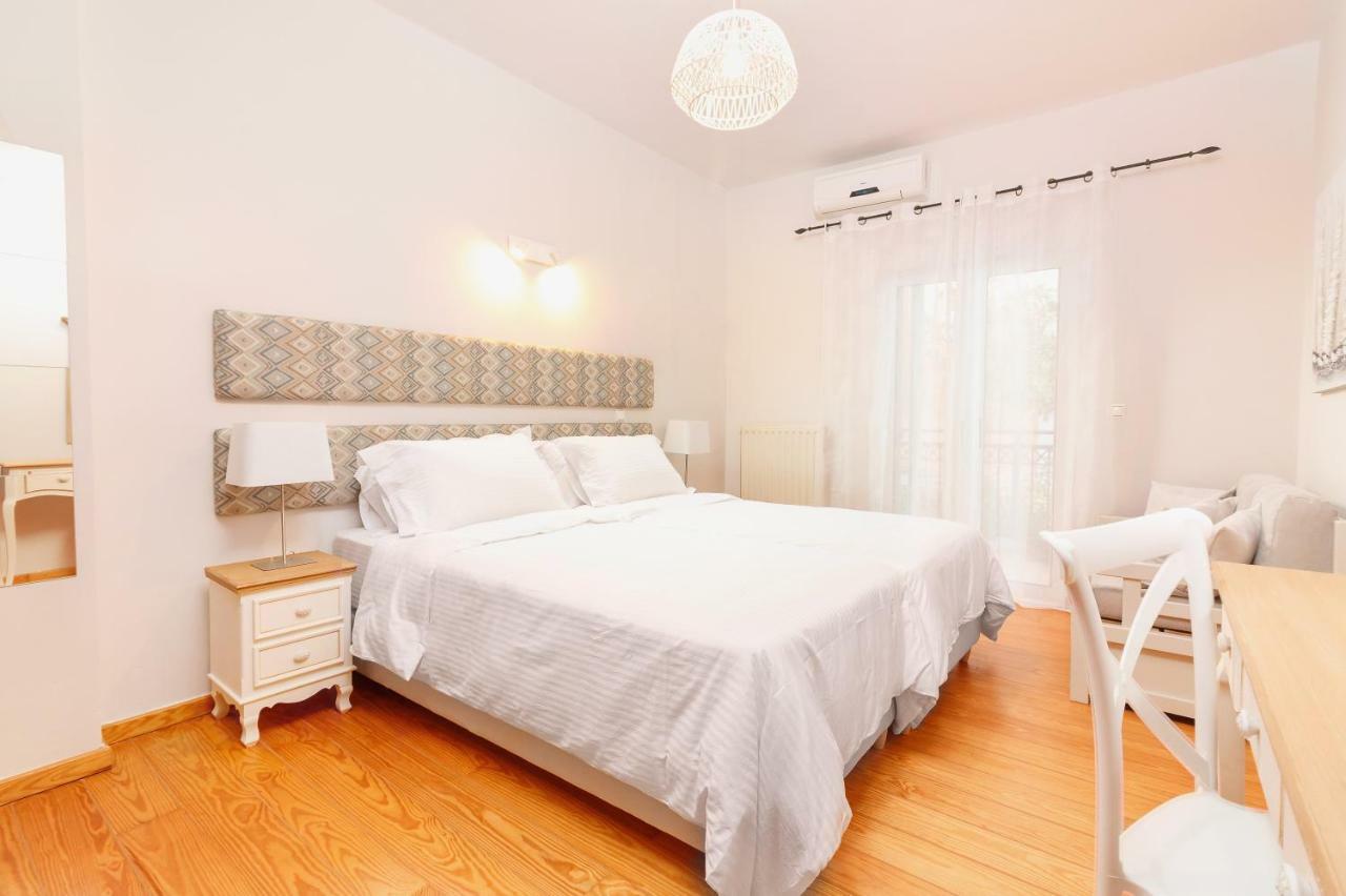 Charming And Comfy House Apartment Agia Marina Екстериор снимка