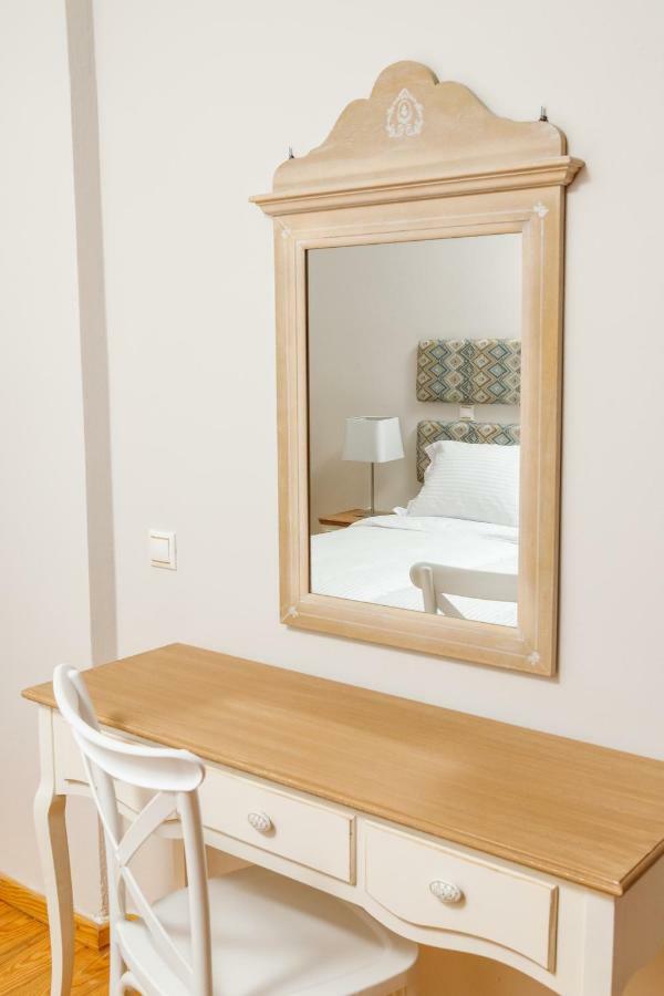 Charming And Comfy House Apartment Agia Marina Екстериор снимка
